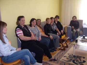 AK Parti Kadın kolları evleri geziyor