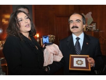Natalie Cardone’den Avrupa’ya mesaj