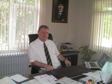 TEZSEZER, “SİYASETE DE AVUKATLIĞA DA” DEVAM DEDİ