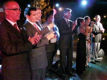 4 şehit haberi, Babaeski’deki gece konserini iptal ettirmedi