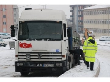 Belediye yolları “KUM”larken yolda kaldı