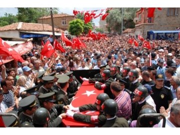 Edirne Şehitlerini bağrına gömdü