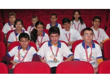 Şimşek Koleji’nden ülkemize 11 madalya