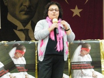 “Küçük yaş evlilikleri Türkiye’de çok yaygın”