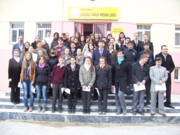 Anadolu Sağlık Meslek Lisesi başarılı öğrencilerini ödüllendirdi