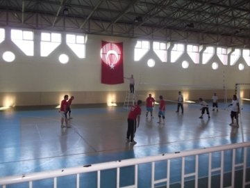 Voleybol Turnuvası’nın 1’ncisi Kavaklı Ten oldu