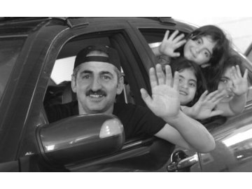 Yaz ile birlikte gurbetçilerde tatil için yurda gelmeye başladı