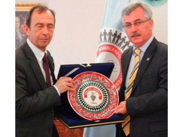 Başkan Çağlayan’a Kosova’dan ziyaret