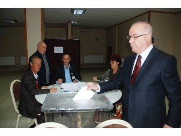 Abdullah Hacı ezdi geçti
