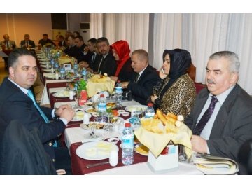 Vali Yaman Çalışan Gazetecilerle buluştu