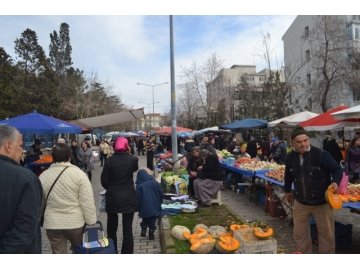 Çarşamba Pazarı hareketliydi