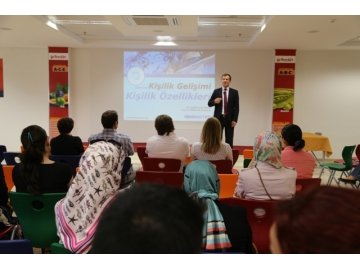 Kırklareli Fatih Koleji’nde öğrenci ve velilerine yönelik eğitim semineri verildi