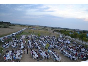 Kırklareli Belediyesi’nin birlik ve beraberlik iftarlarında mahalle sakinlerini buluşturuyor Kırklareli Belediyesi’nin birlik ve beraberlik iftarlarında mahalle sakinlerini buluşturuyor
