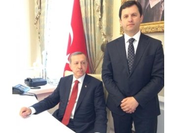 VE İSTİFA ETTİ