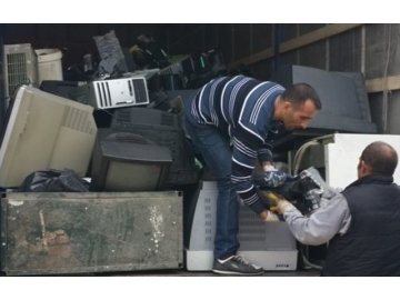 Atıklar geri kazanılıyor