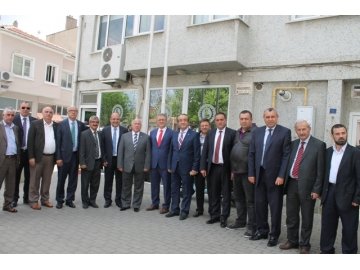 *AKP Adayları LTSO yu ziyaret etti