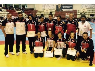 ÇBSK Güreş’te başarıya doymuyor