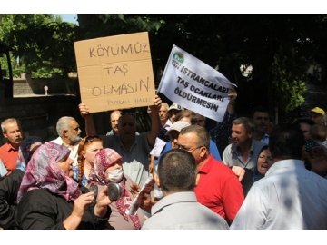 Toplantı masasına oturamadan gittiler