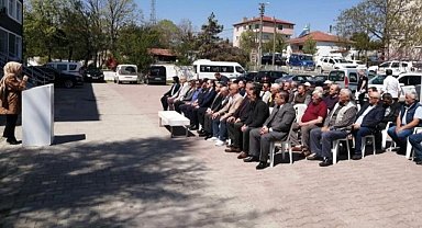 Kofçaz İlçesinde Temel Petek Dağıtımı Yapıldı