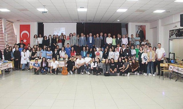 Öğrencilerin Projeleri Bu Etkinlikte Sergilendi
