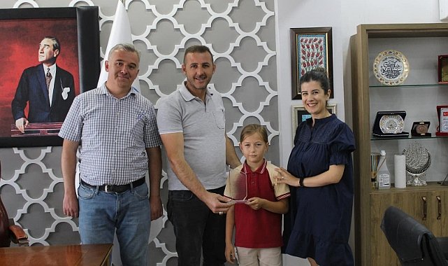 Geleceğin Ressamına Kavaklı Belediyesi'nden Ödül