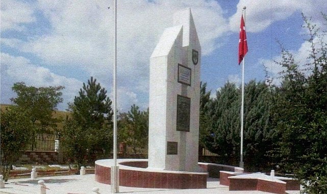 İl Özel İdaresi’nden Şehit Mezarlarına Bakım ve Onarım Çalışması