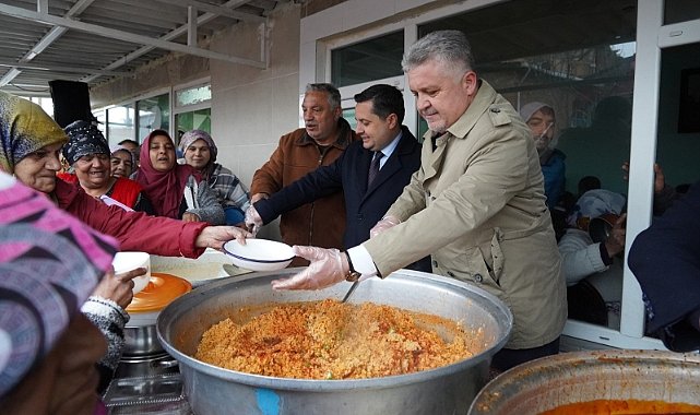 Başkan Gerenli Roman Vatandaşlarla Bir Araya Geldi, Yemek Dağıttı