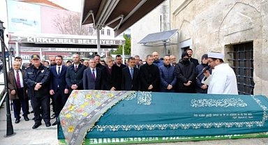 Vali Ekici Cenazeye Katıldı