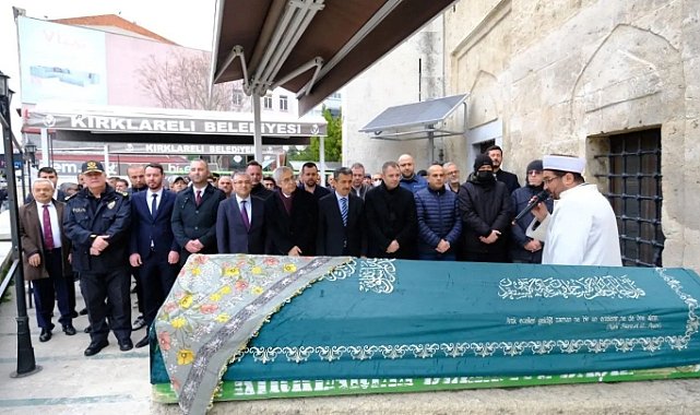Vali Ekici Cenazeye Katıldı