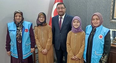 Yaptıkları Bileklikleri Depremzedelere Gönderdiler