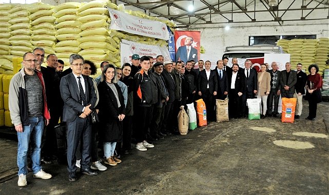 Yerli ve Milli Ayçiçeği Tohumları Üreticilere Dağıtıldı