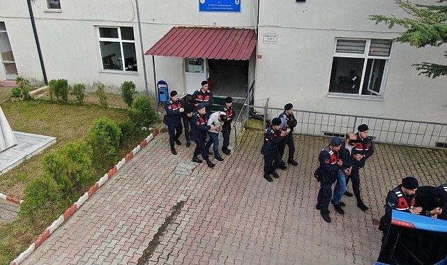 Bulgaristan’a geçmeye Çalışan 27 Kaçak Göçmen Yakalandı