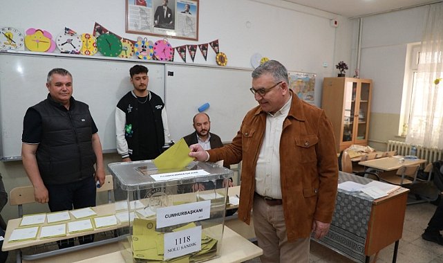 Kesimoğlu Çifti Oylarını Kullandı