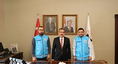 Vali Ekici Kurbanını Türkiye Diyanet Vakfı’na Bağışladı