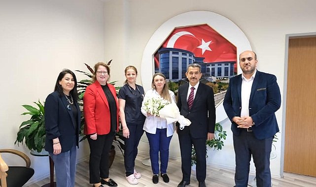 Yoğun Bakım Üniteleri ve Servisleri Gezdi, Hemşireler Gününü Kutladı