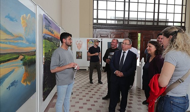 Güzel Sanatlar Fakültesinde Genç-İz Sergisi Açıldı