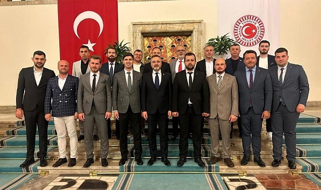 Yemin Töreninde Yalnız Bırakmadılar