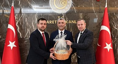 Bakan Bolat’a Yerel Lezzetlerimizi Hediye Ettiler
