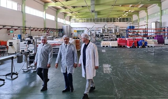 Helva Fabrikasını Ziyaret Etti, Ürünler Hakkında Bilgiler Aldı