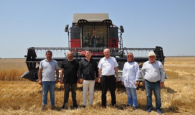 Kaymakam Yüce, Buğday Hasadı Yaptı
