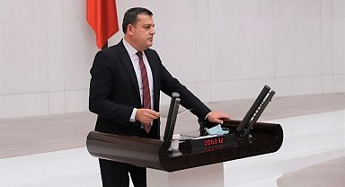 “Madımak Oteli’ne Düşen Ateş Yüreklerimizi Dağlamaya Devam Ediyor”