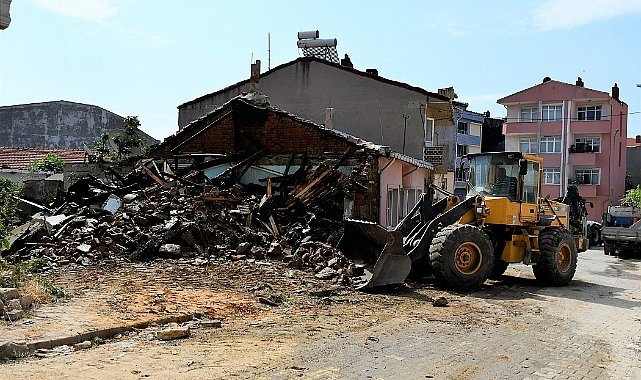 Malkara Belediyesi, Metruk Binaları Yıkıyor