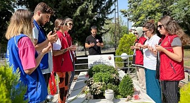Şehitlerimizi Ziyaret Ettiler