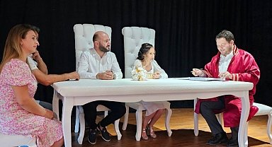 Genç Çiftin Mutluluğuna Ortak Oldu