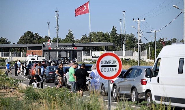 Sınır Kapısında Yangın Sonrası Kontrollü Geçiş