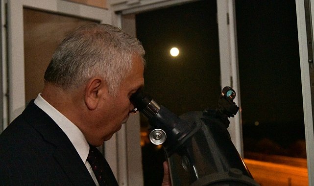 Süper Ayı Gözlemlediler